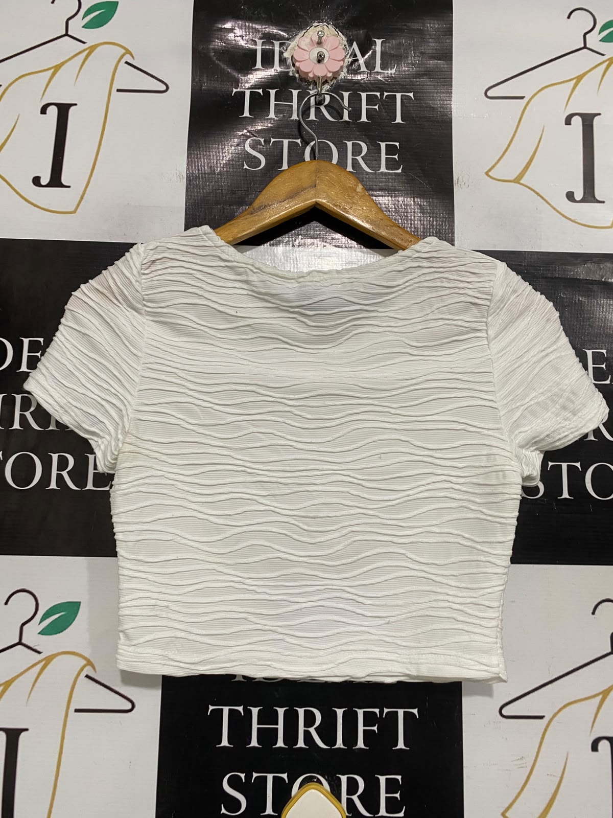 PRINCESS POLLY |S | BUST 14 | A75 | WHITE TEXTURED CRINKLE SHORT SLEEVE CROP TOP