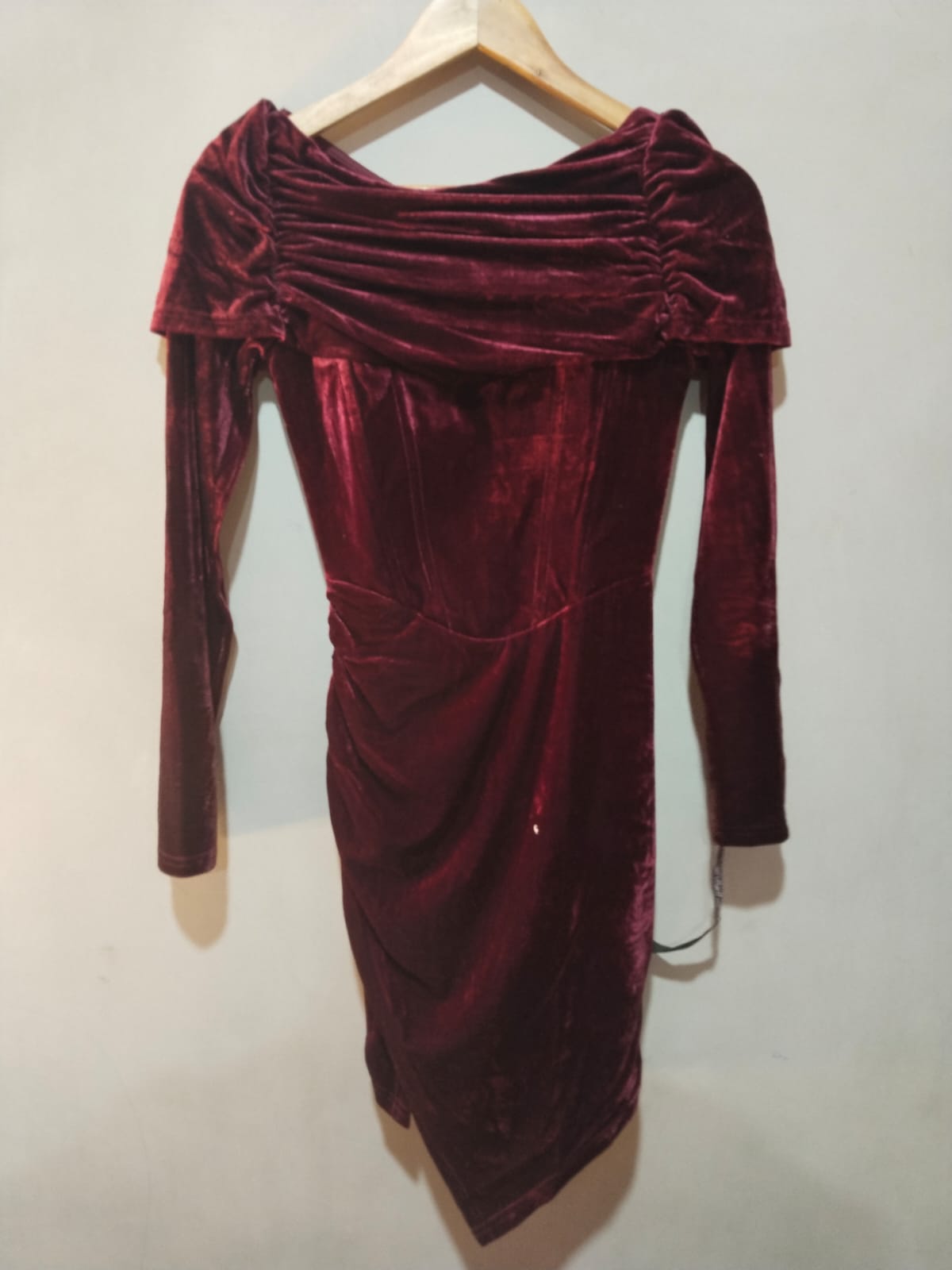 Pretty Little Things Shape Burgundy Velvet Corset Detail Long Sleeve Ruched Midi Dress W-14 / L-32