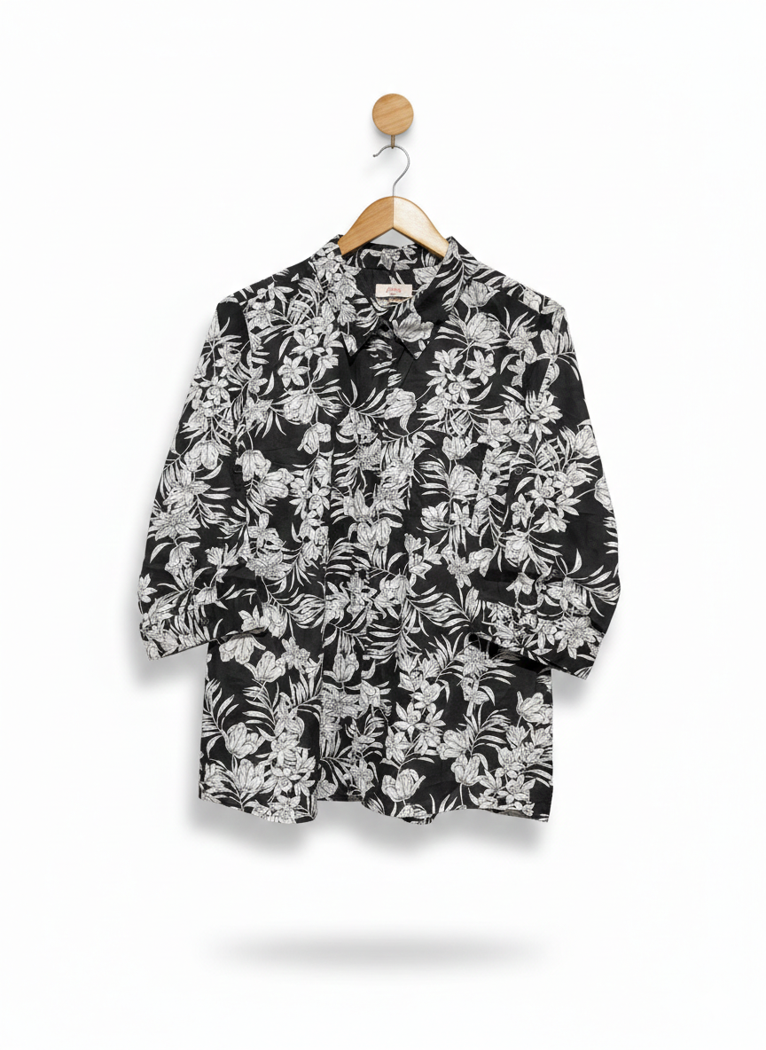 MILLERA |XL| BUST 22| BLACK AND WHITE FLORAL BUTTON-DOWN SHIRT