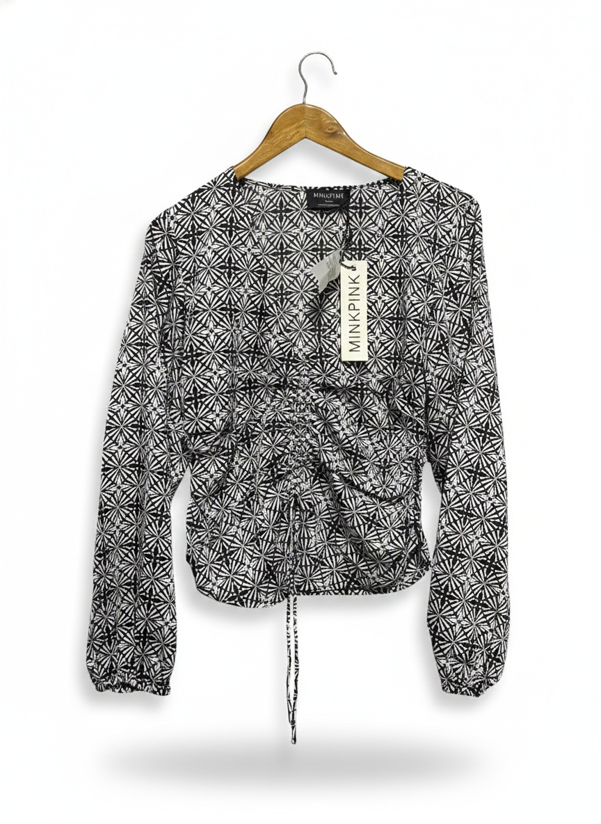 MINKPINK |M| BUST 17|B12| BLACK AND WHITE GEOMETRIC RUCHED BLOUSE
