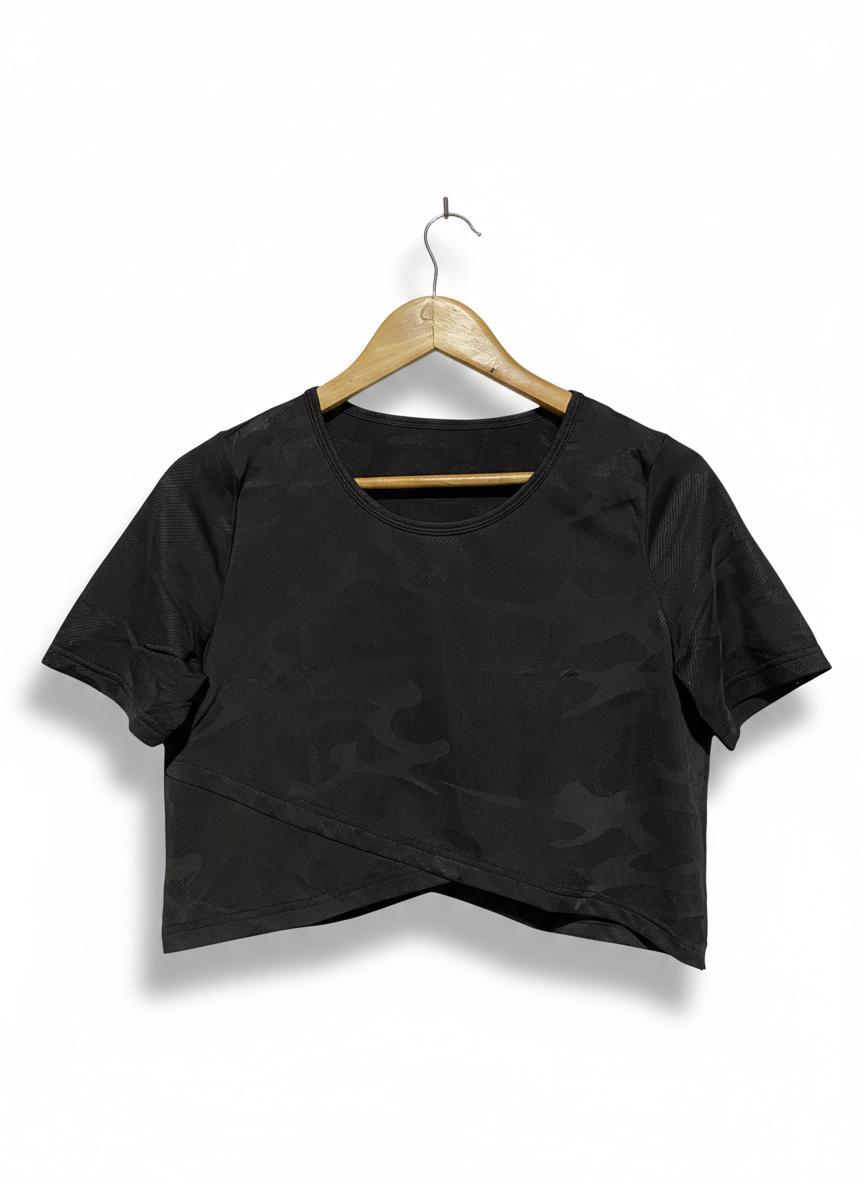 SLEEK BLACK CAMO CROSS-HEM CROP TOP |M| BUST 18|