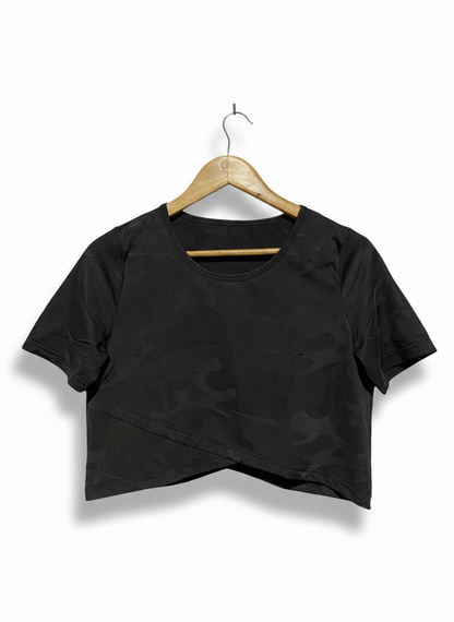 SLEEK BLACK CAMO CROSS-HEM CROP TOP |M| BUST 18|