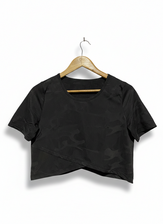 SLEEK BLACK CAMO CROSS-HEM CROP TOP |M| BUST 18|