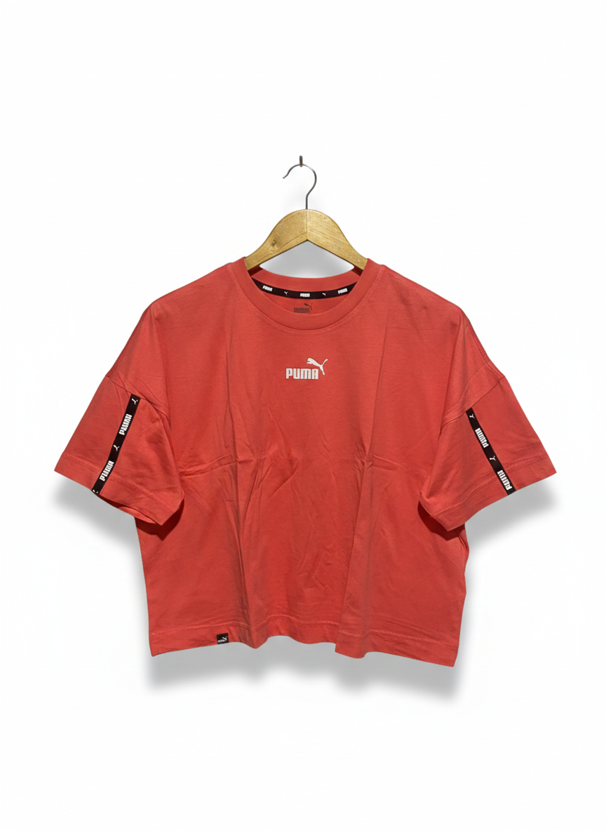 PUMA |L| BUST 22| BRANDED LOGO TAPE ON SLEEVES, CENTER CHEST LOGO, RIBBED CREW NECK