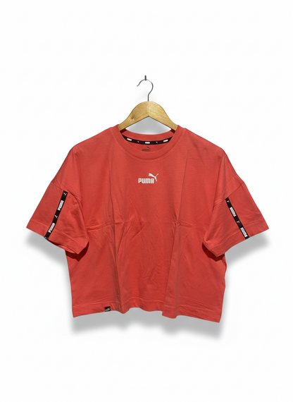 PUMA |L| BUST 22| BRANDED LOGO TAPE ON SLEEVES, CENTER CHEST LOGO, RIBBED CREW NECK