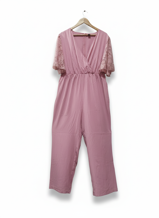 SHEIN LUNE Plus Contrast Lace Butterfly Sleeve Jumpsuit
