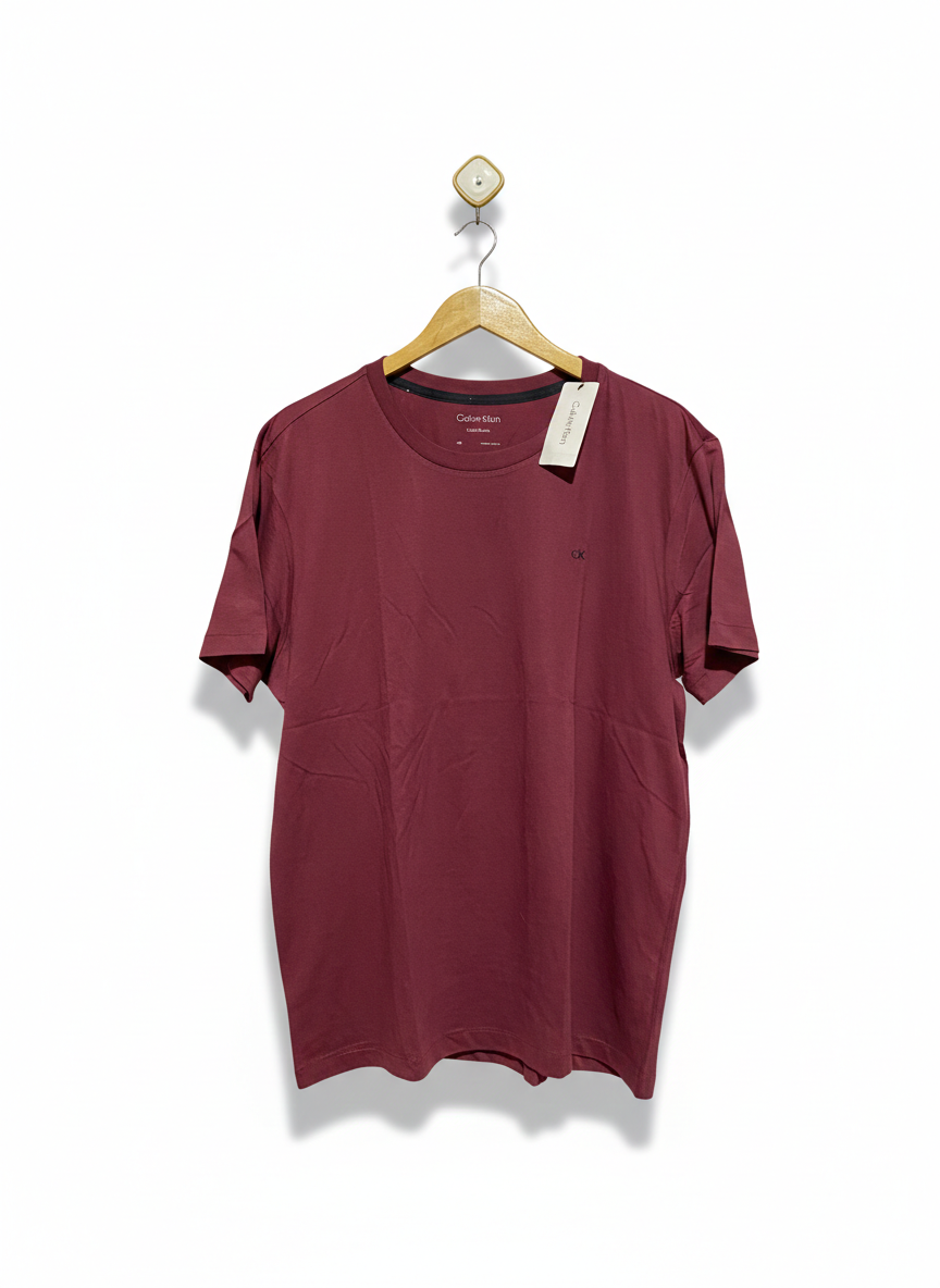 CALVIN KLEIN |L| BUST 22|C1| Crewneck T-Shirt in a Maroon or Burgundy Color
