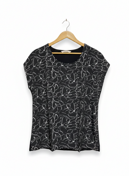 TU WOMAN |L| BUST 20| BLACK AND WHITE ABSTRACT LINE ART SHORT SLEEVE TOP