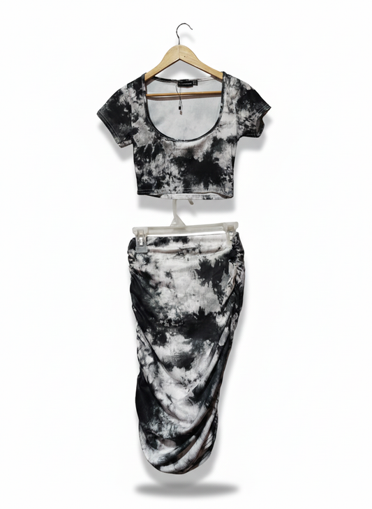 PRETTY LITTLE THINGS|S/M|Black and White Tie-Dye Skirt Set
