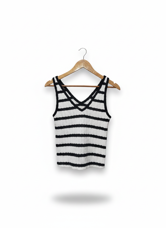 UNIVERSAL THREAD|XS|BUST 15|Striped Vest Knit Pullover