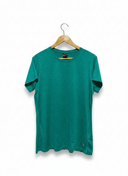 THE NORTH FACE |L| BUST 19| C1| Short-sleeve, crew-neck, likely with a relaxed or regular fit