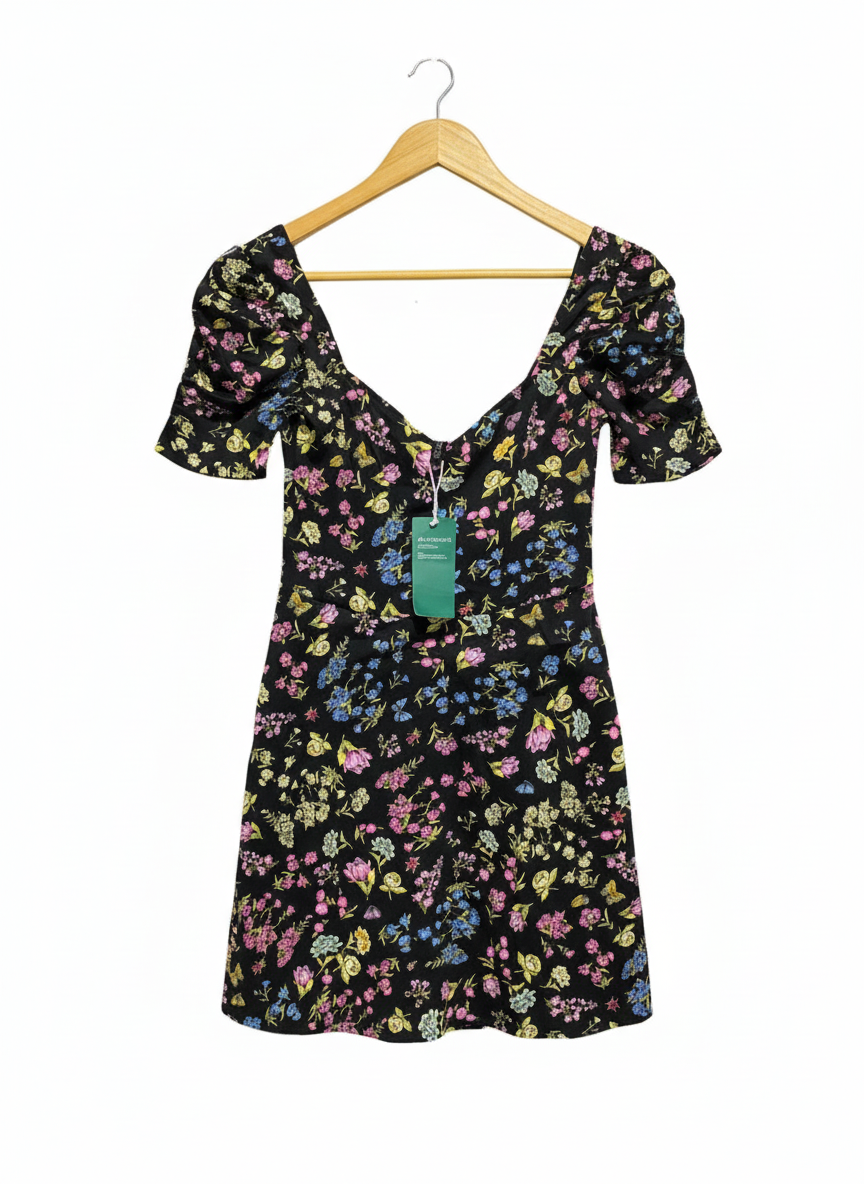 H&M DIVIDED|S|BUST 14| x Netflix "To All the Boys I've Loved Before" black