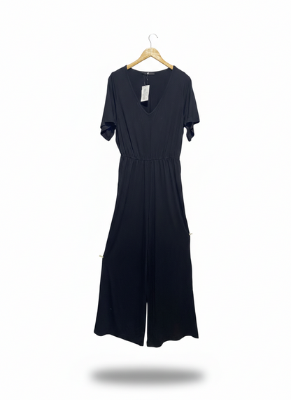 V |L| BUST 19| Black Short Sleeve V-Neck Jumpsuit