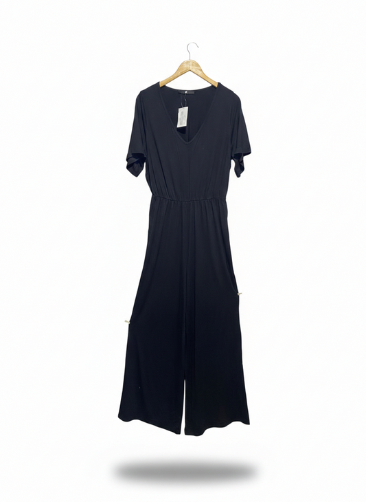 V |L| BUST 19| Black Short Sleeve V-Neck Jumpsuit