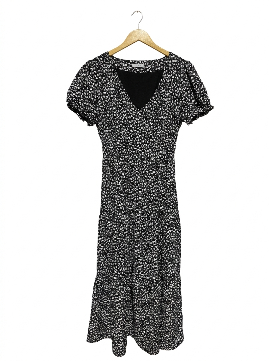 JNJL |L| BUST 18| C6| SHORT SLEEVE BLACK AND WHITE FLORAL MIDI DRESS