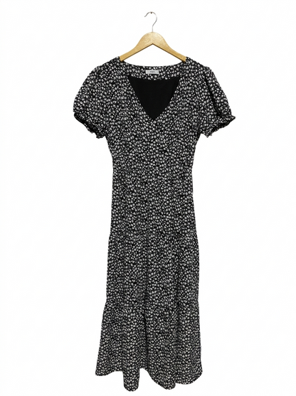JNJL |L| BUST 18| C6| SHORT SLEEVE BLACK AND WHITE FLORAL MIDI DRESS