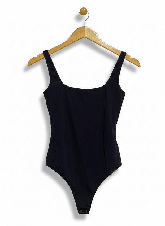 STYLE RUNNER |S| BUST 13| SLEEK BLACK SCOOP NECK BODYSUIT