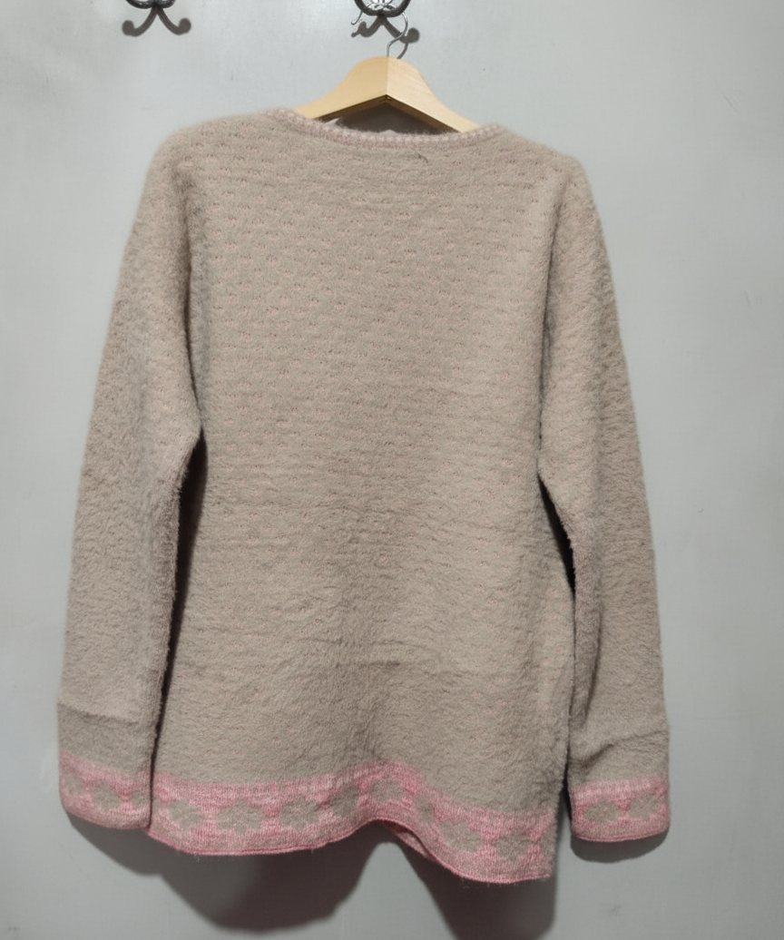 FASHION FLO  Trendy Ladies Sweater W-19 / L-25
