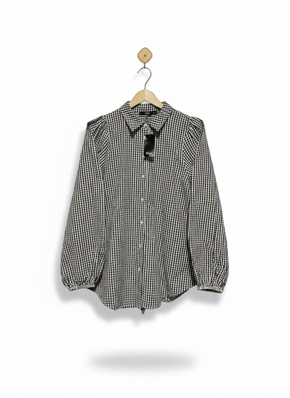 SPORTS GIRL |M| BUST 19| CLASSIC BLACK AND WHITE GINGHAM BUTTON-DOWN BLOUSE – ELEGANT PUFF-SLEEVE TOP WITH CURVED HEM