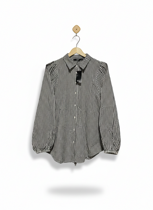 SPORTS GIRL |M| BUST 19| CLASSIC BLACK AND WHITE GINGHAM BUTTON-DOWN BLOUSE – ELEGANT PUFF-SLEEVE TOP WITH CURVED HEM