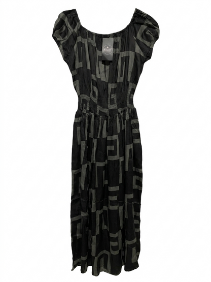 BLACK BERRY |S/M| BUST 18| B14| GEOMETRIC PRINT SMOCKED WAIST MAXI DRESS