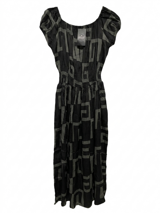 BLACK BERRY |S/M| BUST 18| B14| GEOMETRIC PRINT SMOCKED WAIST MAXI DRESS