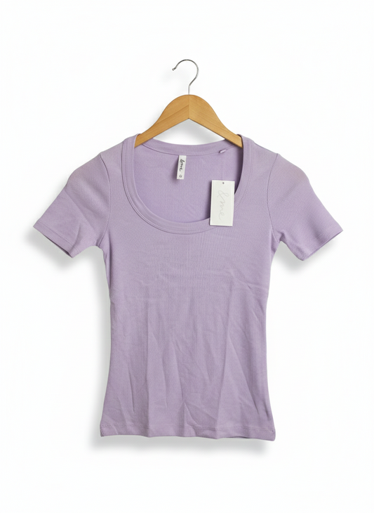 & ME |S| BUST 13|C2| LAVENDER RIBBED SCOOP NECK TEE TOP