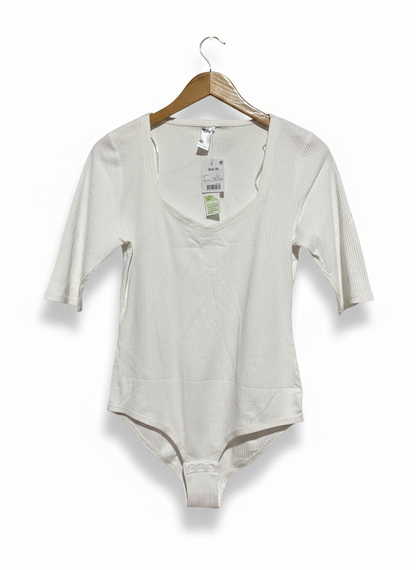 ANKO |M| BUST 16|B10| WHITE RIBBED SCOOP NECK BODYSUIT