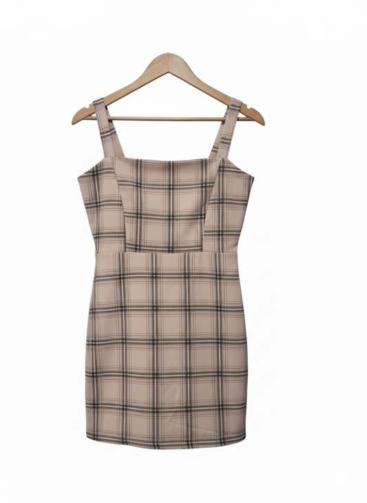 I Saw It First - Size 6 - Beige & Black - Check - Pinafore Dress W-15 / L-30
