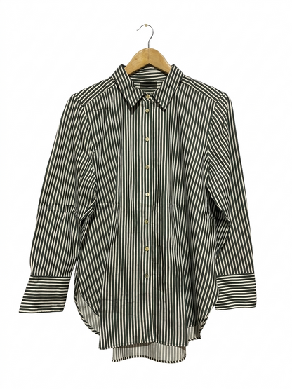 SUSSAN |L| BUST 22| B6| CLASSIC BUTTON-DOWN WITH POINT COLLAR