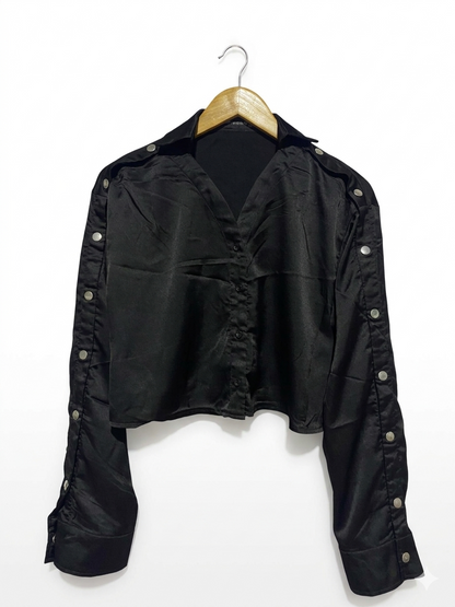 PERTTYLITTLETHING | XL| BUST 23| B9| CHIC BLACK SATIN BUTTON-SLEEVE CROPPED BLOUSE