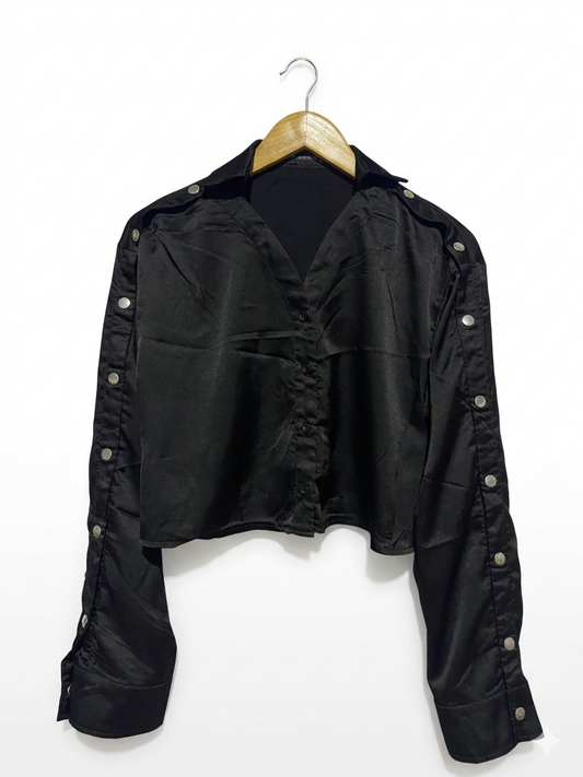 PERTTYLITTLETHING | XL| BUST 23| B9| CHIC BLACK SATIN BUTTON-SLEEVE CROPPED BLOUSE