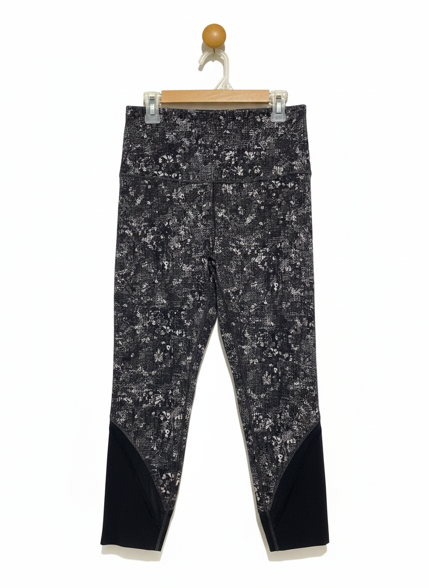 LULULEMON |S| WAIST 24|  Women Wunder Under Crop HR 23 Scallop EQZM Black Print