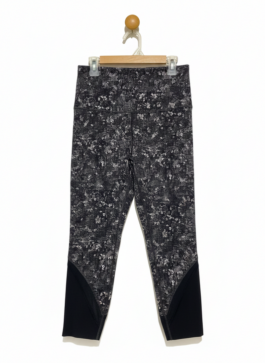 LULULEMON |S| WAIST 24|  Women Wunder Under Crop HR 23 Scallop EQZM Black Print
