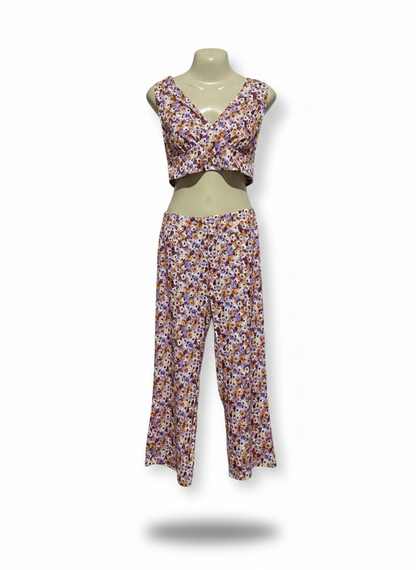 SHEIN |M| VINTAGE FLORAL PRINT TWO-PIECE SET WITH V-NECK CROP TOP AND MATCHING WIDE-LEG TROUSERS