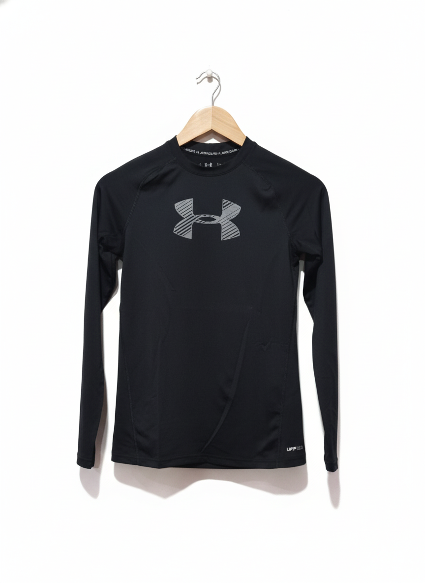 Under Armour Youth HeatGear Fitted Long Sleeve T Shirt  W-15 / L-23