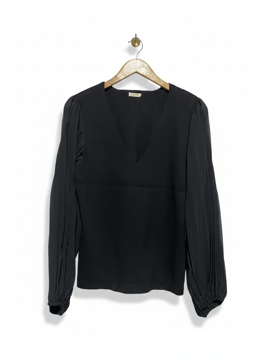 TEABERRY |M| BUST 16|  BLACK V-NECK BLOUSE