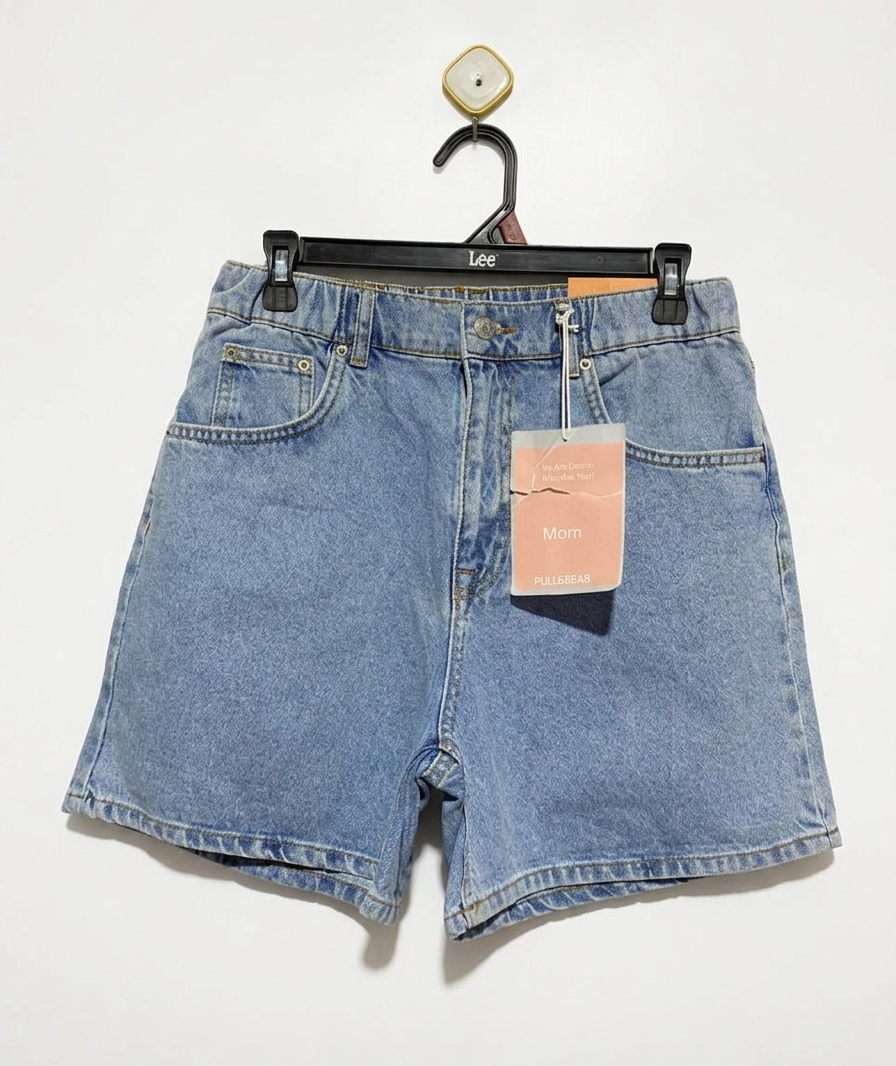 PULL & BEAR |M| WAIST 28| B8| WOMEN'S HIGH-WAISTED MOM FIT DENIM SHORTS - LIGHT WASH