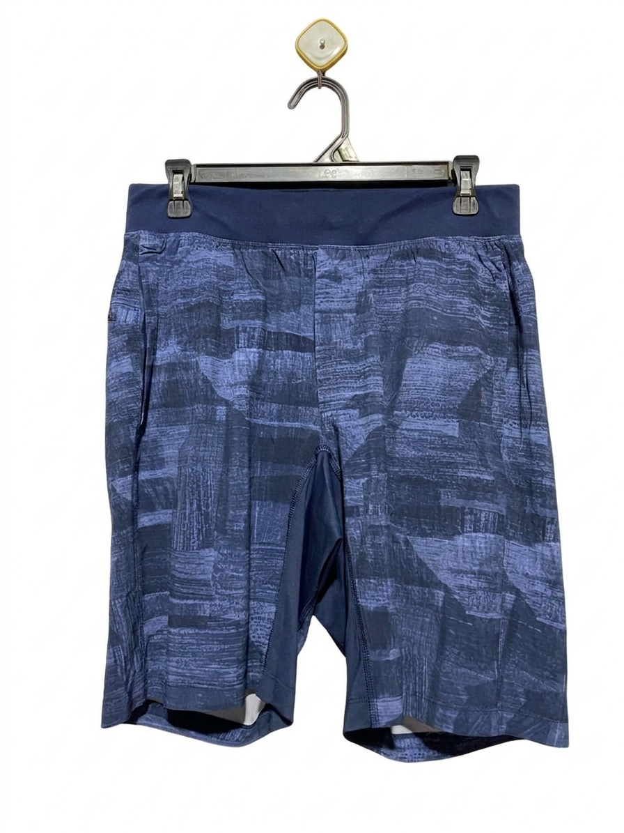 LULULEMON | L| WAIST 30| LINED SHORTS IN WAVE BRUSH PRINT
