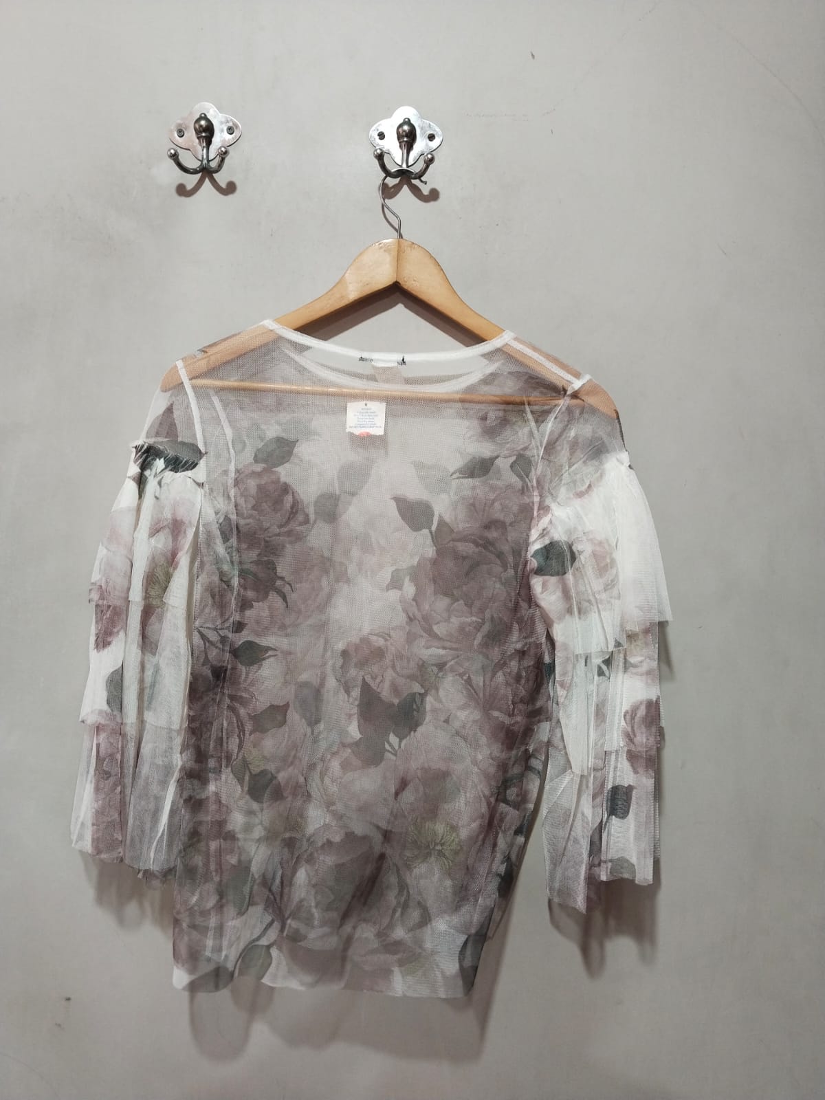 CLEO APPAREL|L|BUST 19|Floral Print Ruffle Hem Split Sleeve Top