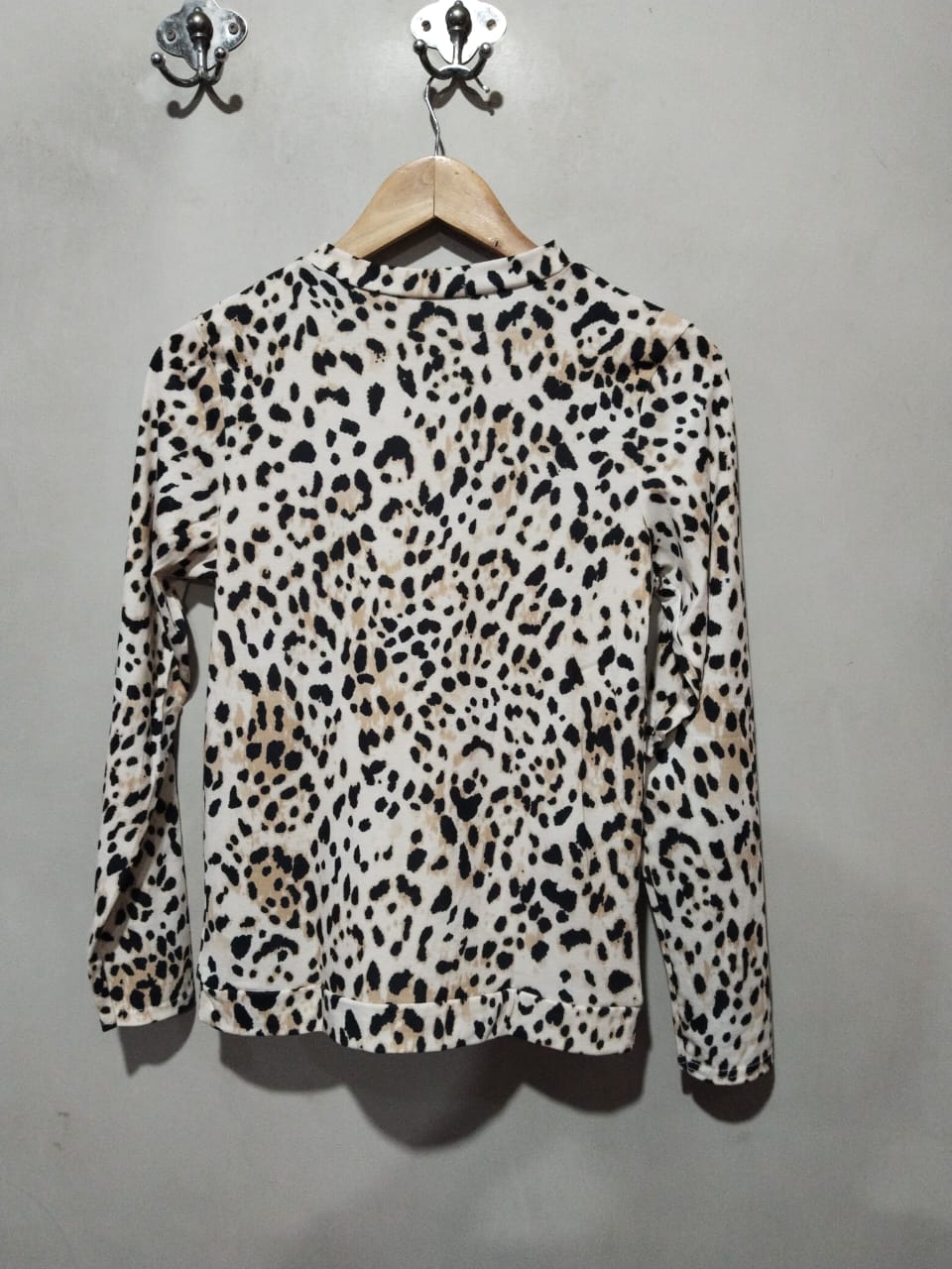 NEW LOOK Leopard Print Long Sleeve  Crew Neck Sweat Shirt W-16.5 / L-23