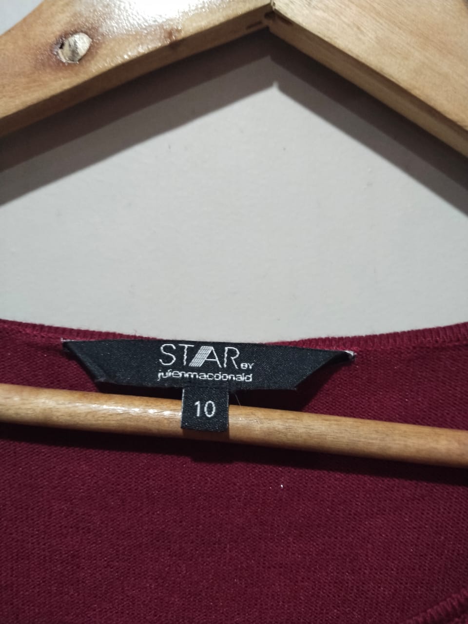 STAR BY JULIEN MACDONALD LONG SLEEVED JUMPER SIZE 10 W-18.5 / L-37