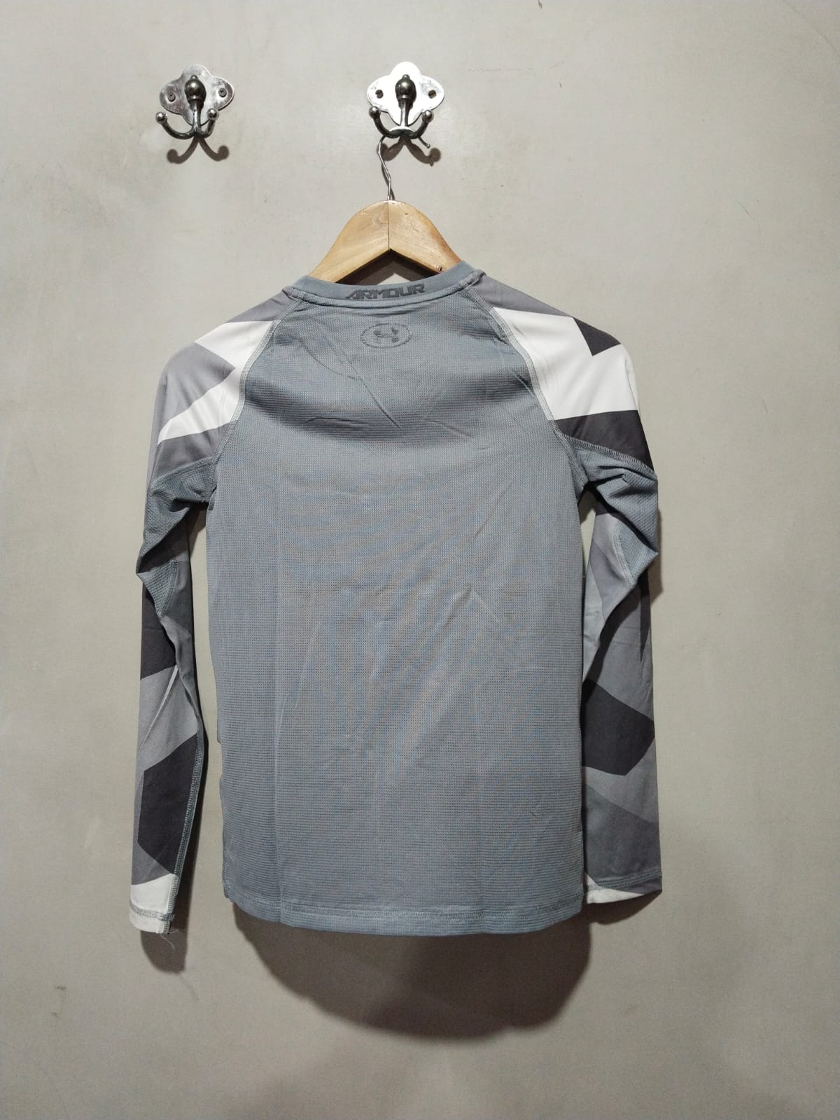 Under Armour  HeatGear Novelty  W-15 / L-22.5