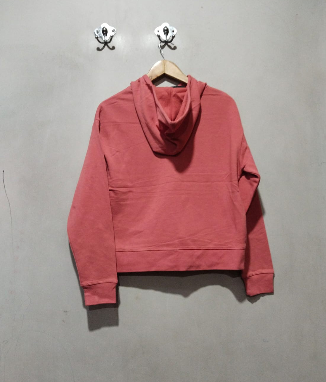 Reebok Womens Graphic Long Sleeve Cropped Hoodie W-21.5 / L-22