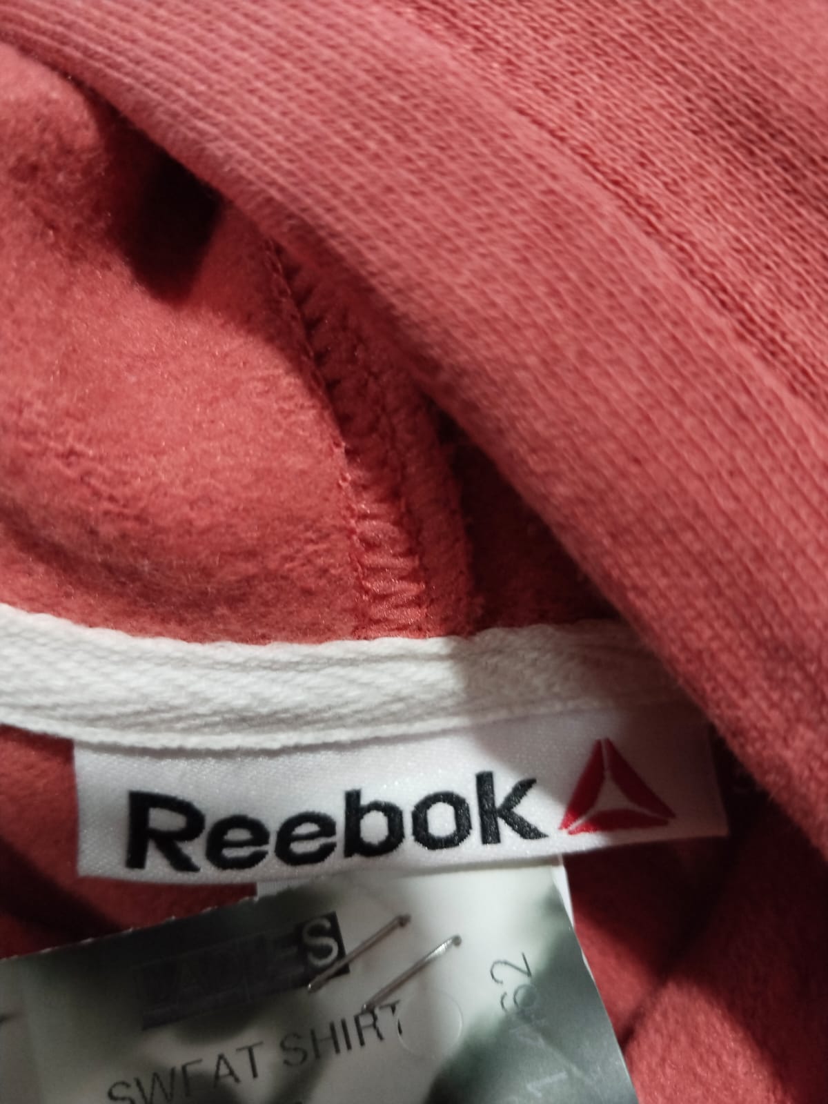Reebok Womens Graphic Long Sleeve Cropped Hoodie W-21.5 / L-22