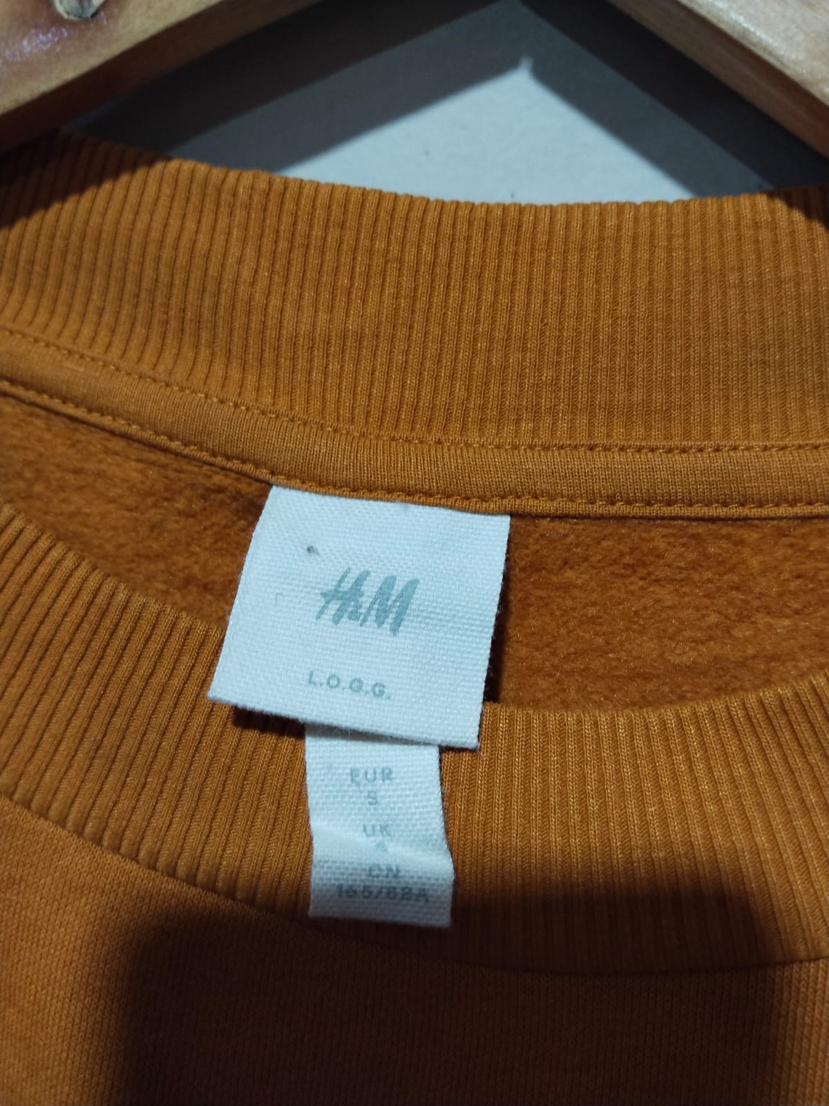 H&M Mustard Color Puff Sleeve Sweatshirt W-20.5 / L-21