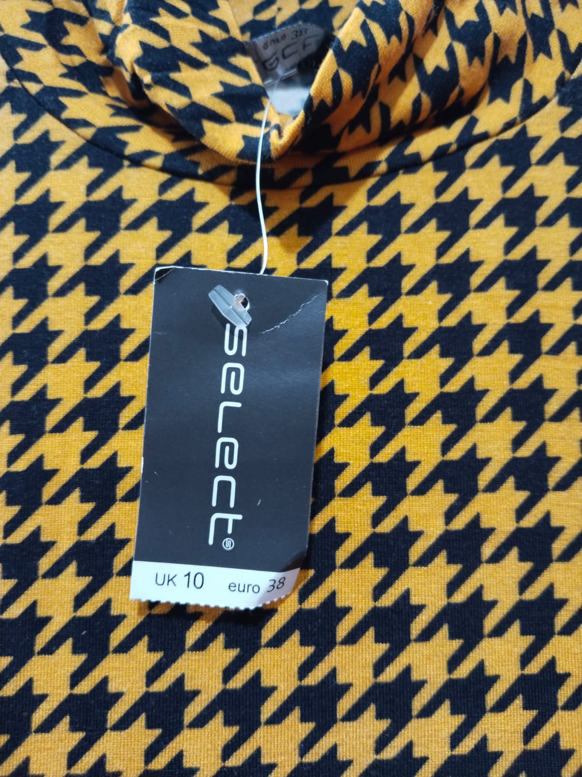 SELECT Yellow And Black Houndstooth Turtleneck Sweater