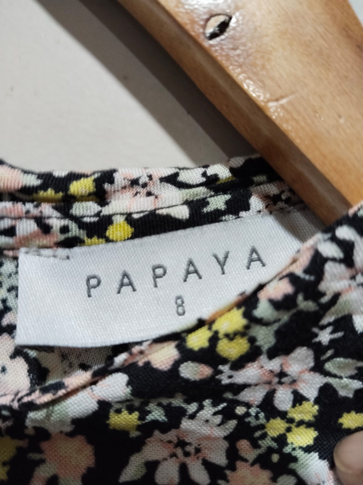 PAPAYA Multicolored Floral Print V-Neck Long-Sleeve Blouse With A Ruffle Trim