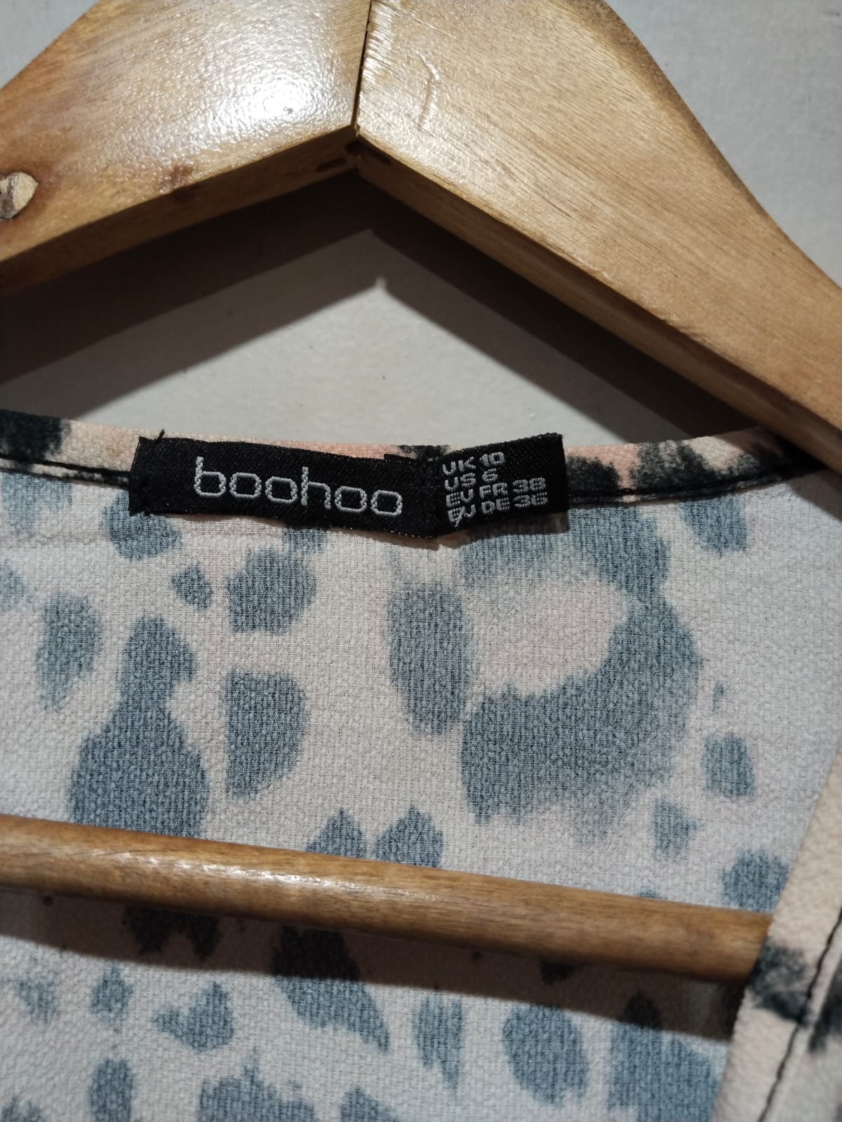 BOOHOO  Pleated Leopard Print V-neck Faux Wrap Crop Top Long Sleeve Blouse