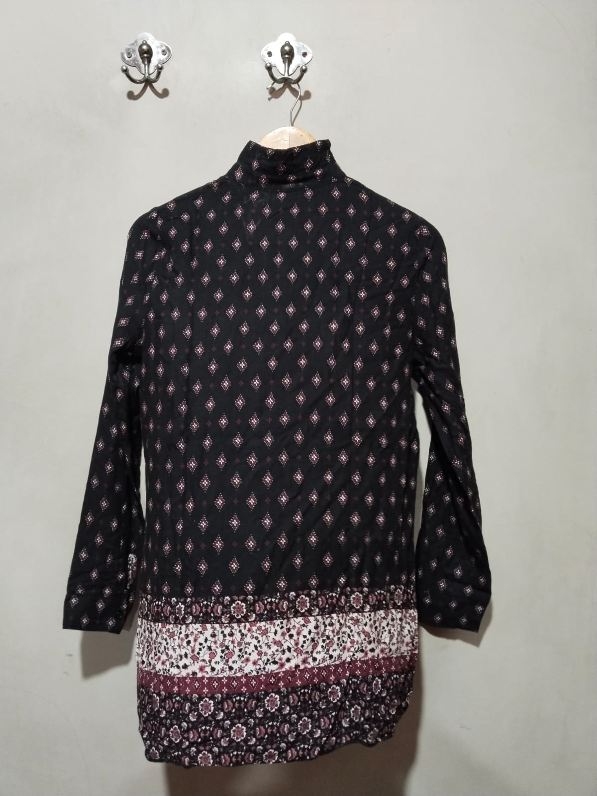 NEW LOOK Black And White Patterned Orient Blouse